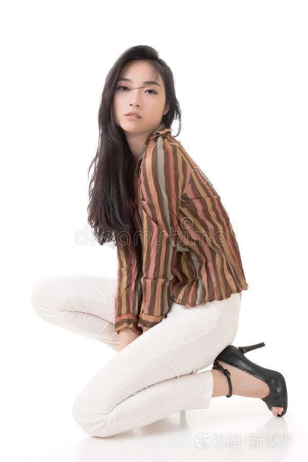 222间房主播跳舞 午夜香颂